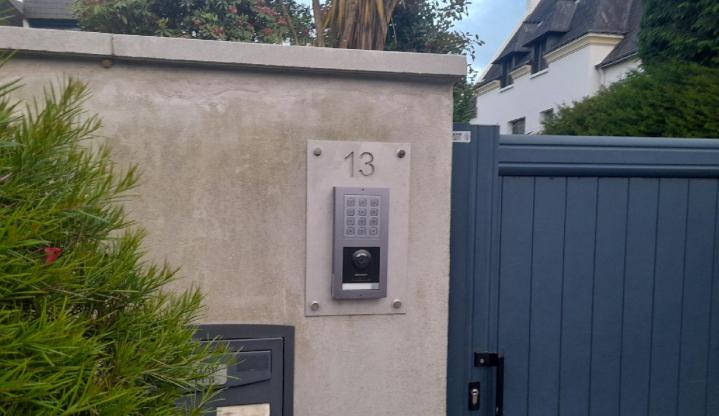 Nous installons des interphones visiophones pour une sécurité optimale chez vous.